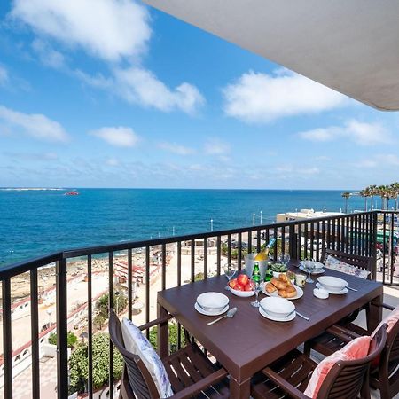 Islet Promenade Seafront Apartment With Large Corner Terrace By Getawaysmalta St. Paul's Bay Bagian luar foto