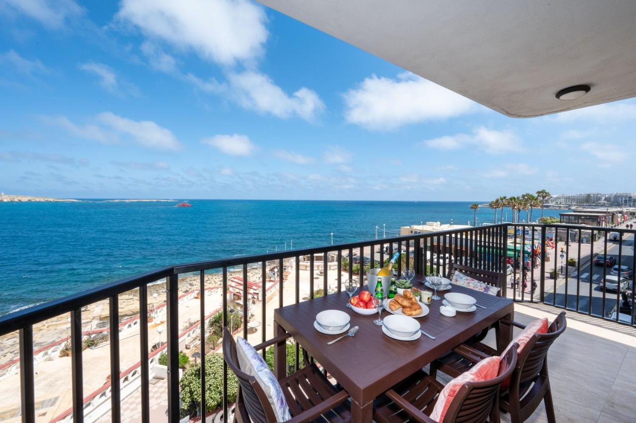Islet Promenade Seafront Apartment With Large Corner Terrace By Getawaysmalta St. Paul's Bay Bagian luar foto
